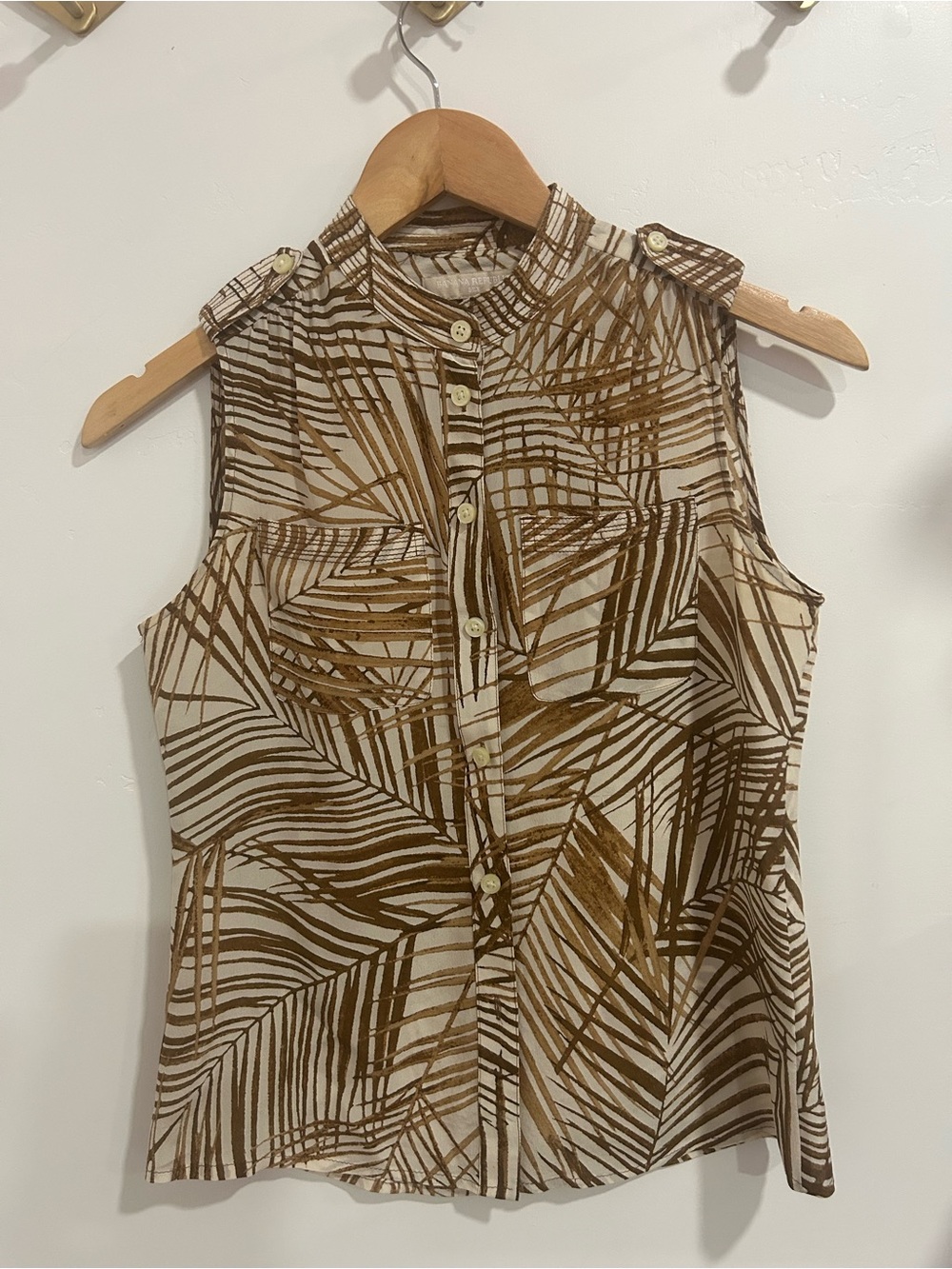 Silk Banana Republic Cream and Brown Palm-Print Sleeveless Button Front Top